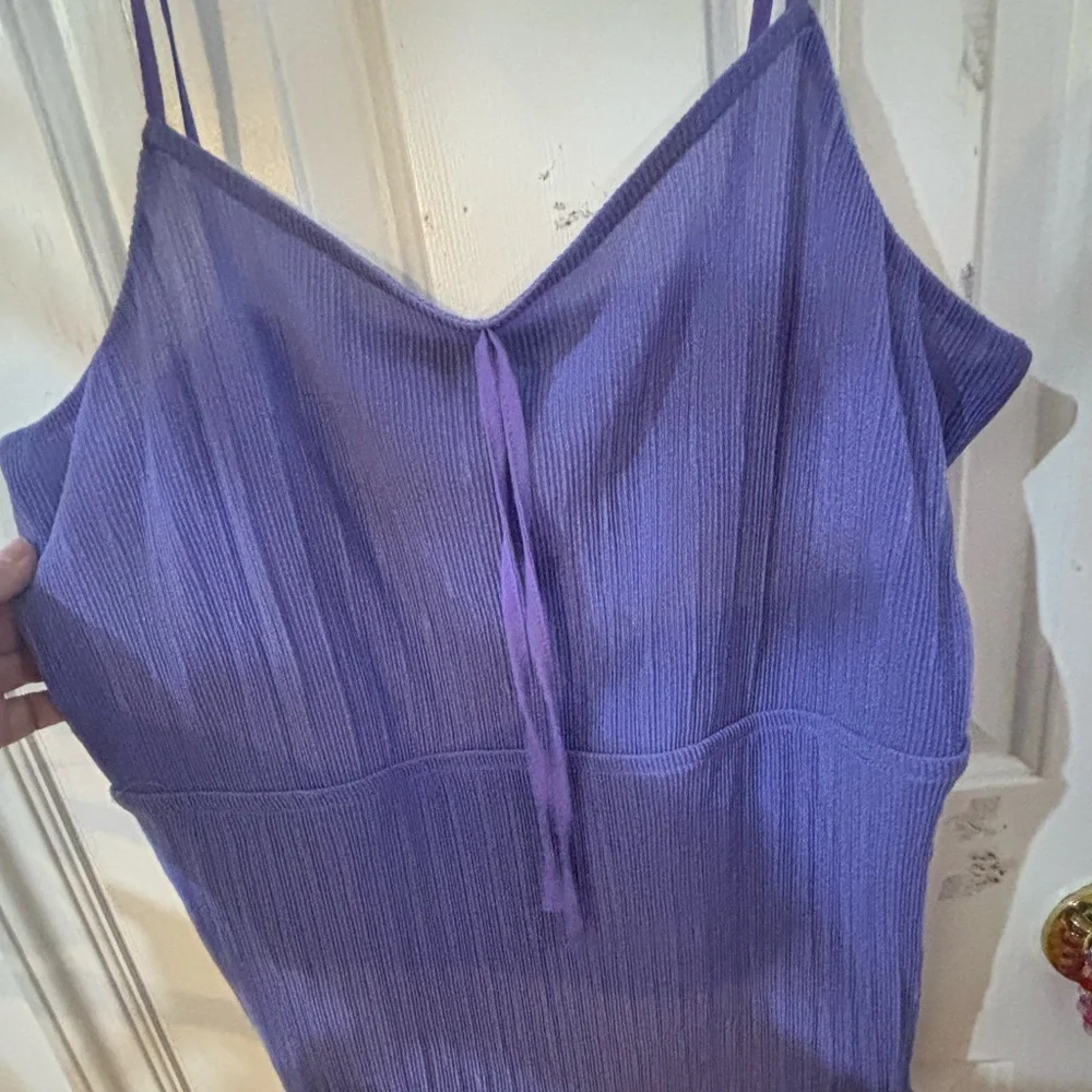 Lilac purple tank top - little bow at the top pics at the end show the color - Picture 3 of 10